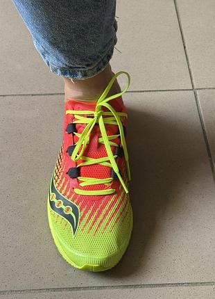 Кроссовки новые saucony