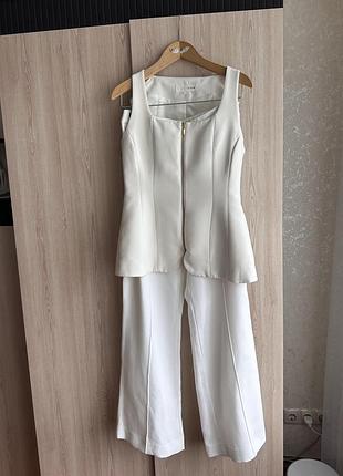 Костюм zara брюки та жилетка