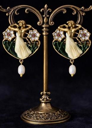Изысканные серьги леди с маркировкой в стиле rené lalique ар нуво, рене лалик, модерн, прекрасная детализация, фея, девушка, камея