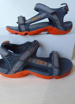 Босоніжки teva  35 розмір