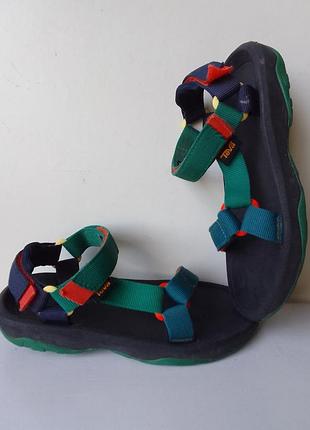 Босоніжки  teva  33 розмір