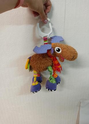 Развивающая игрушка lamaze лось мортимер с прорезывателем