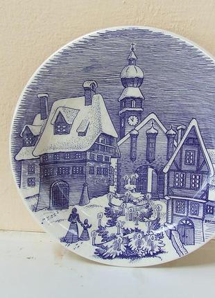 Фарфор тарелка настенная кобальт раз. 25 см.европа 1980 года.