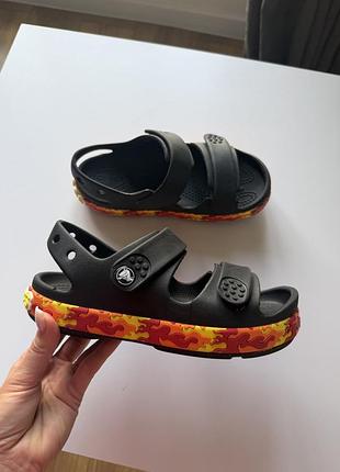 Дитячі сандалі крокс crocs crocband cruiser flames sandal j2 j3 34-35 21 20 см чорні оригінал для хлопчика