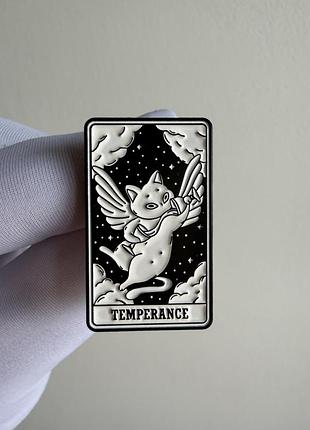 Пін значок металевий брошка кіт «карта таро помірність (temperance) з крилатим котиком»