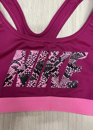Жіночий спортивний топ nike