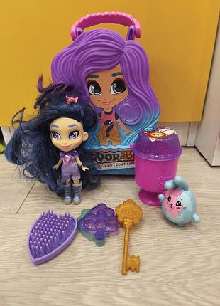 Лялька hairdorables з аксесуарами та фірмовим кейсом-валізкою