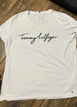 Топова жіноча футболка tommy hilfiger heritage big logo біла xxl стан легке бу. не злежана не зіпрана без ньюансів. чистий коттон бавовна. легка