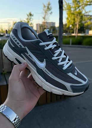 Кроссовки nike initiator