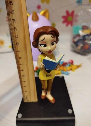 Коллекционная фигурка белль десней (funko, 2018 год)
