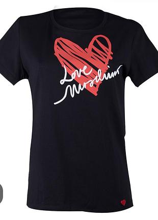Женская футболка love moschino