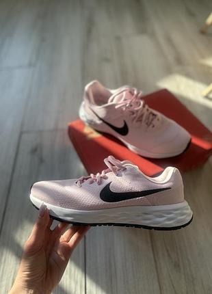 Рожеві кросівки nike 🌸