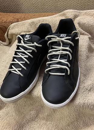 Кроссовки женские кожаные nike 42