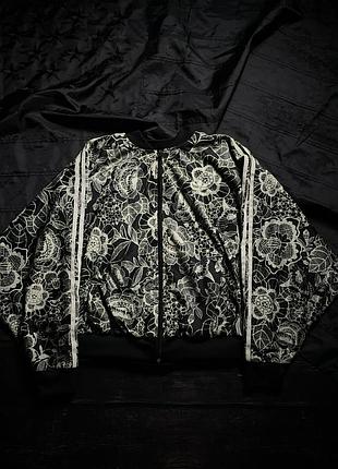 Rare batwing lace graphic adidas big logo trefoil track jacket