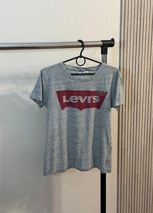 Футболка levi’s  •розмір s