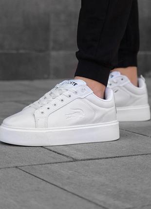 Мужские кроссовки лакоста стильные повседневные lacoste white black carnaby platform lite leather sneakers 44