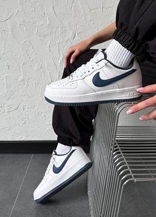 Женские кроссовки найк аир форс стильные повседневные nike air force 1 low white navy blue 38