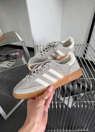 Жіночі кросівки адідас спеціал adidas spezial grey white 37