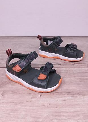 Босоніжки clarks 25р