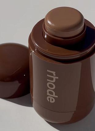 Кремовий бронзер rhode pocket bronze long-wearing cream bronzer (pebble) 5.3 g