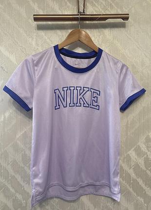 Жіноча футболка nike