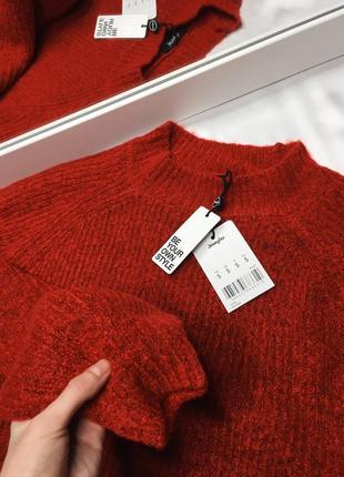 Красный свитер из приятного материала размер с1 фото