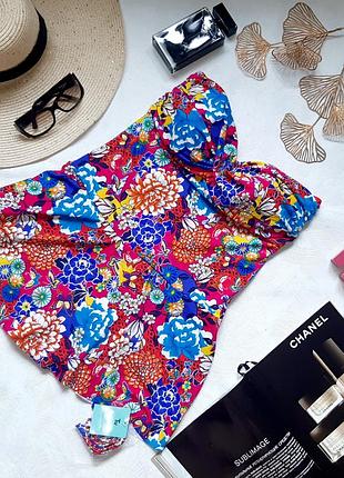 Яскравий жіночий купальник-сукня (swim dress) з квітковим принтом і ефектом утяжки