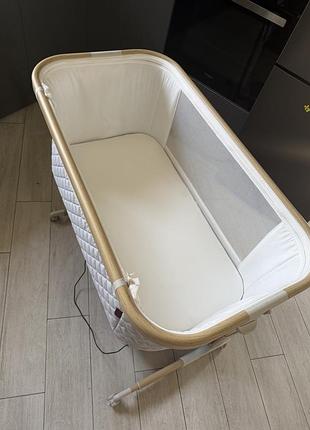 Автоматическая укачивающая кроватка carrello prima