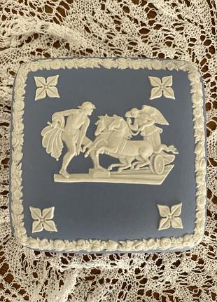 Квадратна шкатулочка wedgwood
