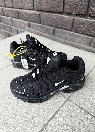 Кросівки nike air max plus дитячі-підліткові чорні 35