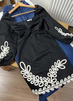 Сукня з вишивкою h&m