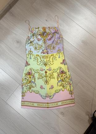 Продаю сукню versace