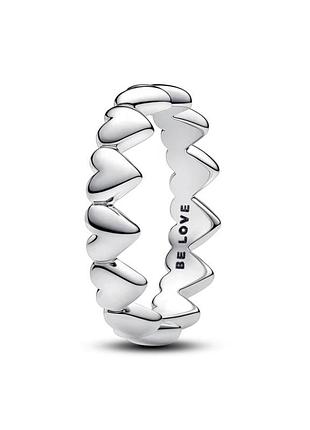 Серебряное кольцо pandora "ряд сердец" 193427c00 52