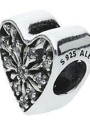 Серебряный шарм пандора "сердце снежинка" 791996cz