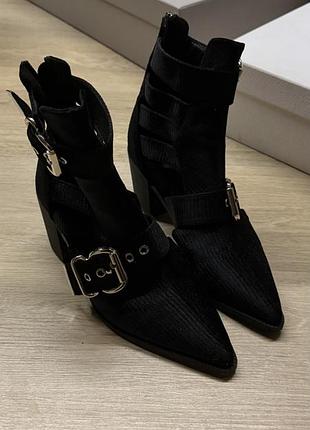 Казаки под бренд saint laurent, dior, gianvito rossi, черные