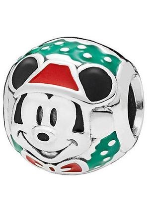 Серебряный шарм пандора disney "санта микки" 797502enmx
