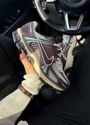 Стильные женские кроссовки nike zoom vomero 5 brown