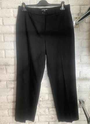 Брючки від бренду bruno saint hilaire 60% wool