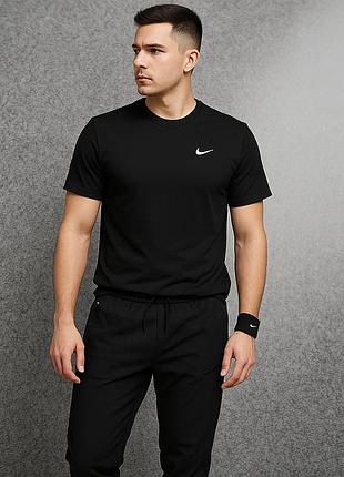 Мужской комплект nike брюки + футболка черный (лого вышивка)