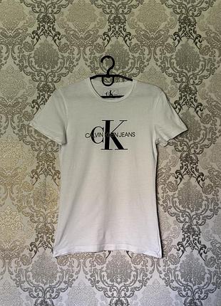 Жіноча футболка calvin klein
