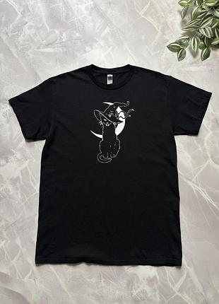 Футболка gildan з відьомським містичним котом witch cat