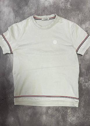 Футболка moncler. дуже гарна та стильна футболка