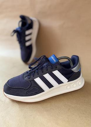 Adidas run 84 41(26,5см)