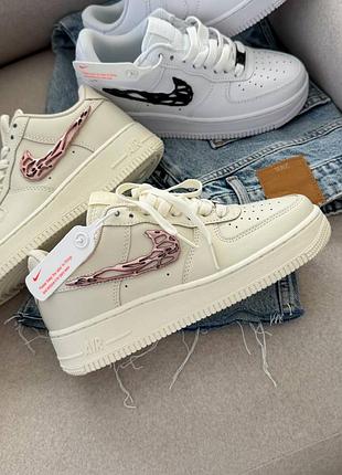 Стильні жіночі кросівки nike air force 1 molten pink