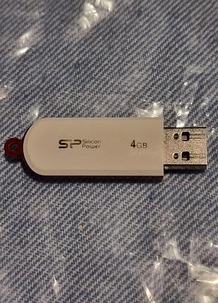 Флешка 4 гб silicon power 7.76/25.1 біла sp