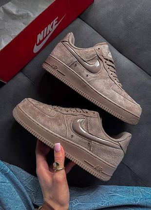 Стильні жіночі кросівки nike air force low mink brown