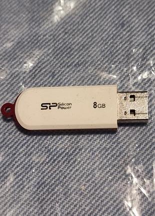 Флешка 8 Гб silicon power 8.34/18.1 біла sp