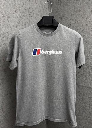 Сіра футболка від бренду berghaus