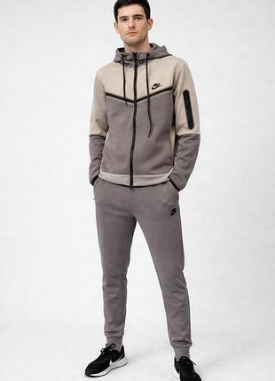 Чоловічий спортивний костюм nike tech бежевий графіт premium трикотаж масло з капюшоном на осінь/весну ,демісезонний на манжеті