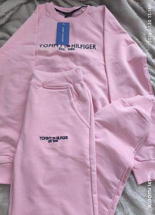 Продам новий спортивний костюм 
фірми tommy hilfiger